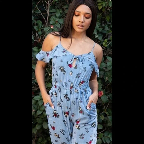 * Only 1 left! Spaghetti strap off the shoulder j… - Picture 6 of 6